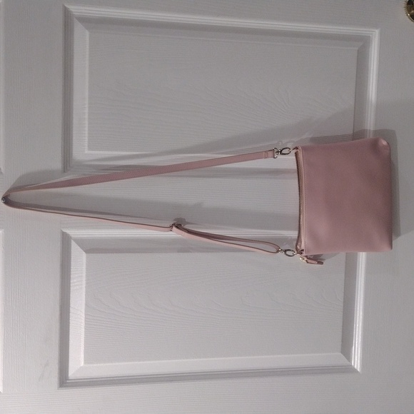 Samantha Thavasa Deluxe Pink Genuine Leather Shoulder Bag - Adjustable Strap - Picture 5 of 11